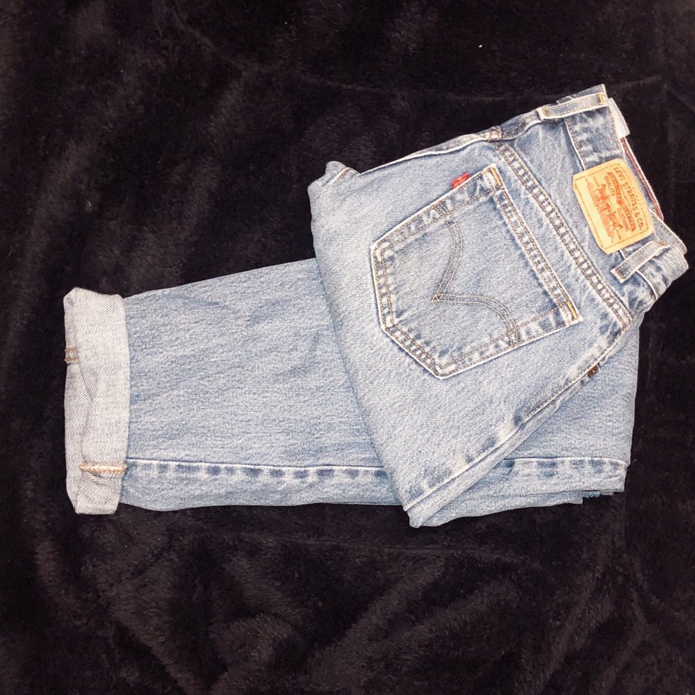 Levi mom jeans light wash